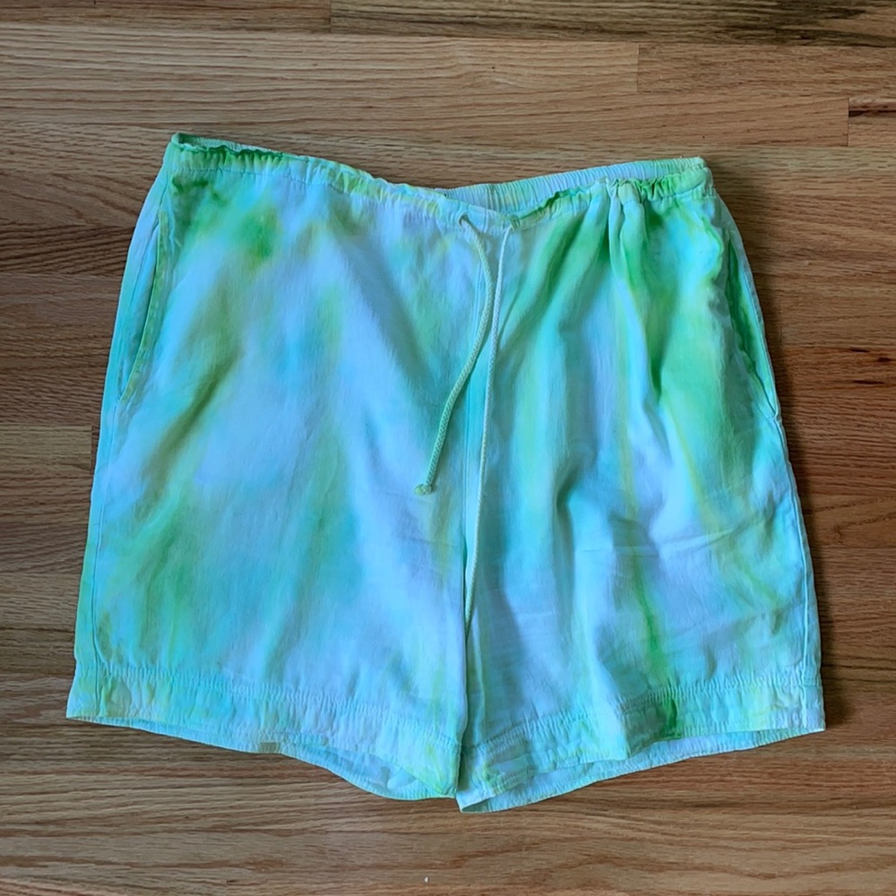 Green custom Tie Dye Cloth Shorts